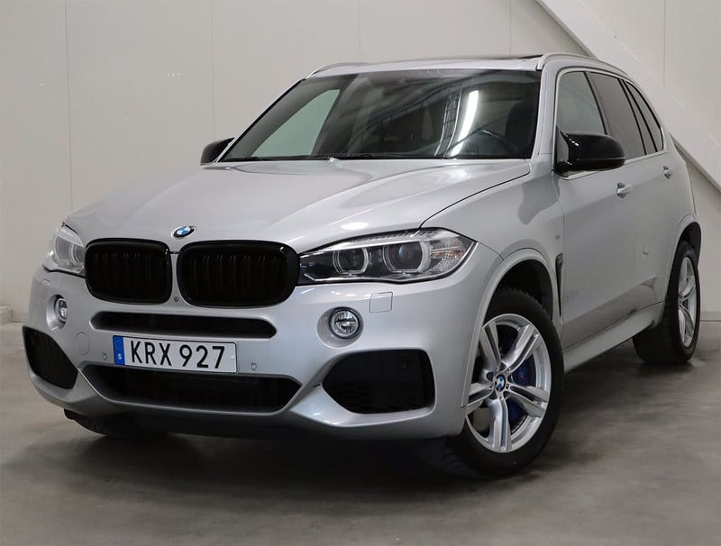 Silvermetallic BMW X5 Xdrive M50D stulen i Helsingborg